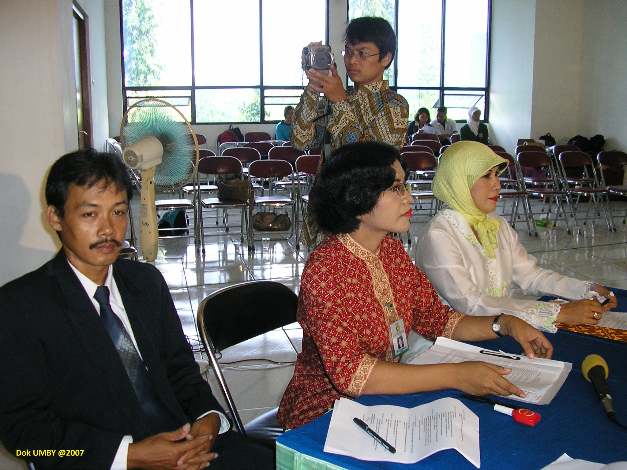 Foto Petugas Acara Wisuda Unwama (UMBY 2007)